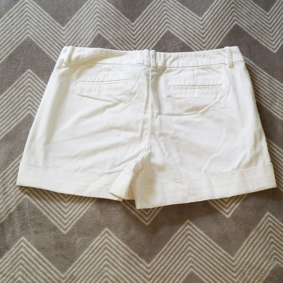 Shorts - Picture 2 of 3